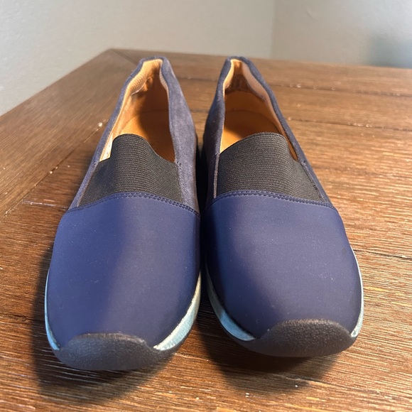 Vionic Cameo slip on shoes size 7 - Picture 4 of 11
